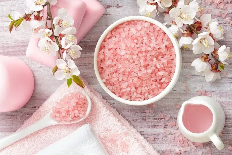 Muối hồng được hình thành cách đây hàng triệu năm từ sự bốc hơi của các đại dương cổ đại.