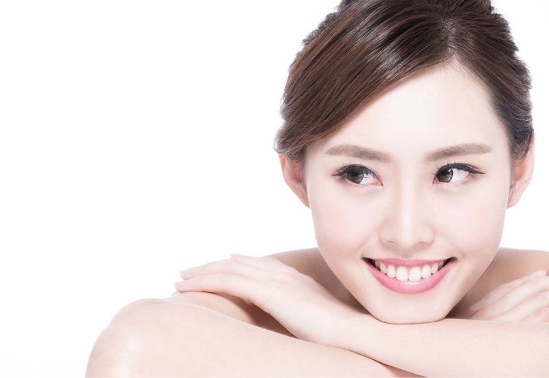 Dán sứ veneer không chỉ làm đẹp nụ cười mà còn giúp hàm răng duy trì độ bền lâu dài.