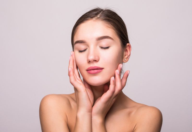 Giải đáp chi tiết thắc mắc: Lá diếp cá có tác dụng gì?