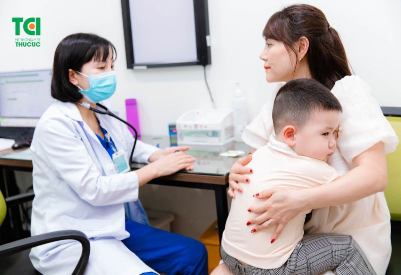 Có nhiều nguyên nhân dẫn đến việc bé lười ăn rau, đòi hỏi cha mẹ phải tìm hiểu kỹ để có cách xử lý phù hợp.