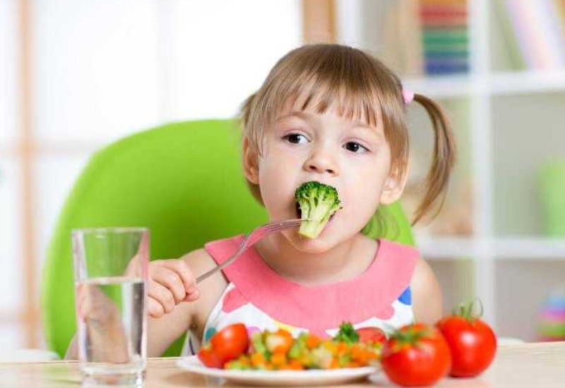 Một chế độ ăn đa dạng là yếu tố quan trọng trong quá trình chăm sóc dinh dưỡng cho trẻ.