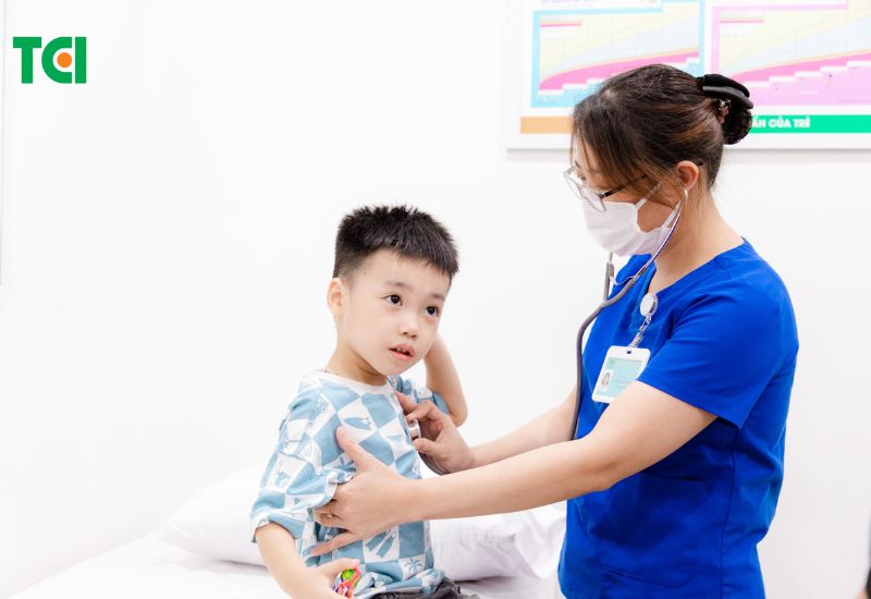 Tùy vào thể trạng, mỗi bé cần một chế độ dinh dưỡng riêng để đảm bảo sức khỏe.