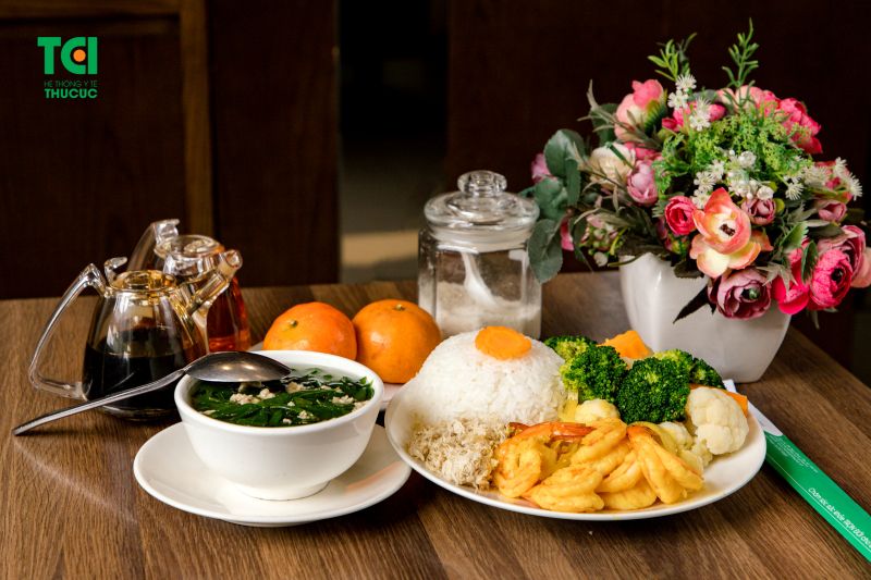 những món ăn ở cữ sau sinh mổ