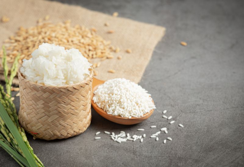 Thực phẩm làm tăng mỡ máu: Tinh bột tinh chế