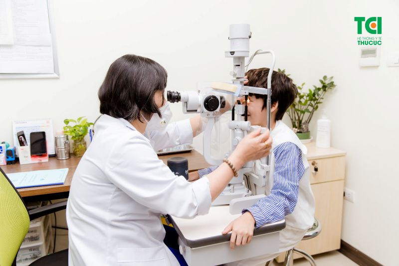 viêm kết mạc dị ứng ở trẻ em