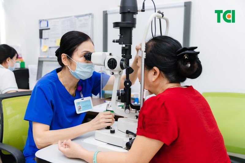 bị tăng nhãn áp phải làm sao