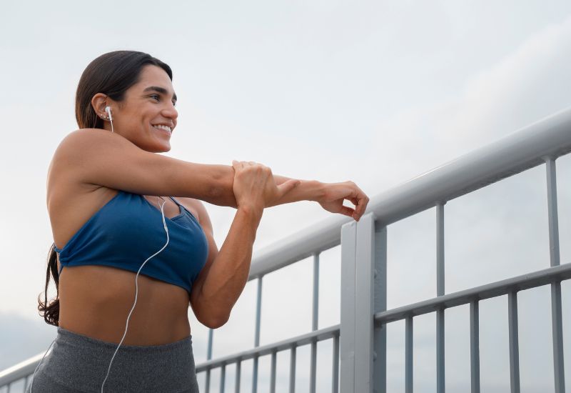Không có loại đồ uống nào đủ mạnh để đảo ngược tình trạng mỡ máu nếu người dùng vẫn ăn nhiều chất béo, lười vận động.