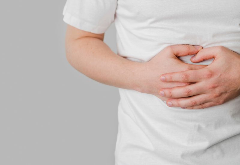 Giải đáp chi tiết thắc mắc: Người cao huyết áp uống rượu ớt có hết không?