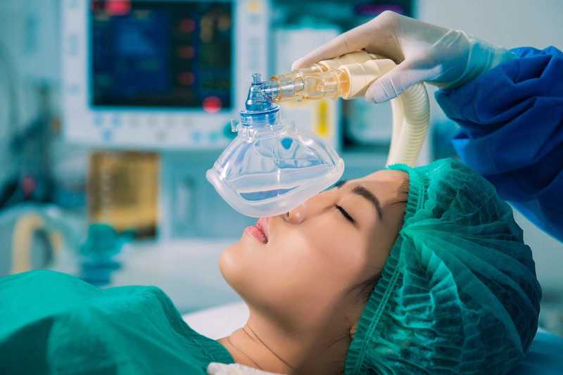 Nội soi bao tử gây mê an toàn với bác sĩ chuyên khoa nội soi, thiết bị tốt và lượng thuốc mê phù hợp.