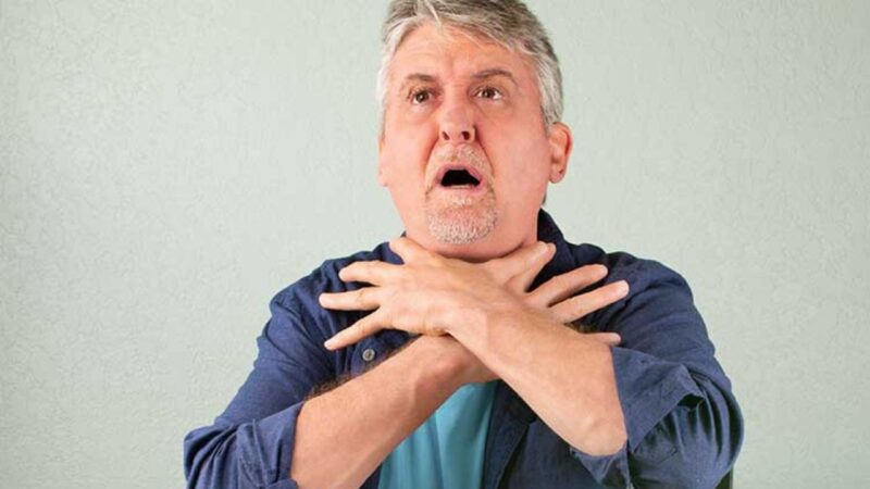 Nuốt nghẹn là triệu chứng khá phổ biến, có thể do nguyên nhân bệnh lý.