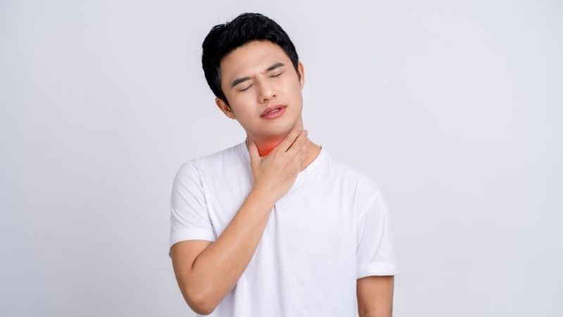 Nước bọt ra nhiều sau khi cắt amidan có phải bất thường không?