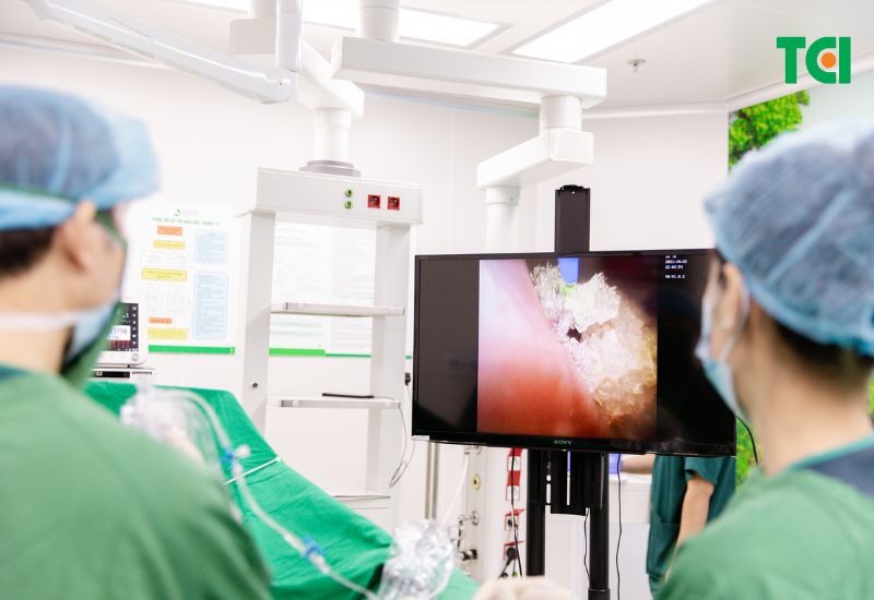 sỏi niệu quản 1 3 dưới