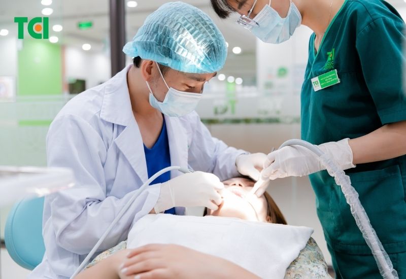 đến kỳ kinh nguyệt có nhổ răng khôn được không