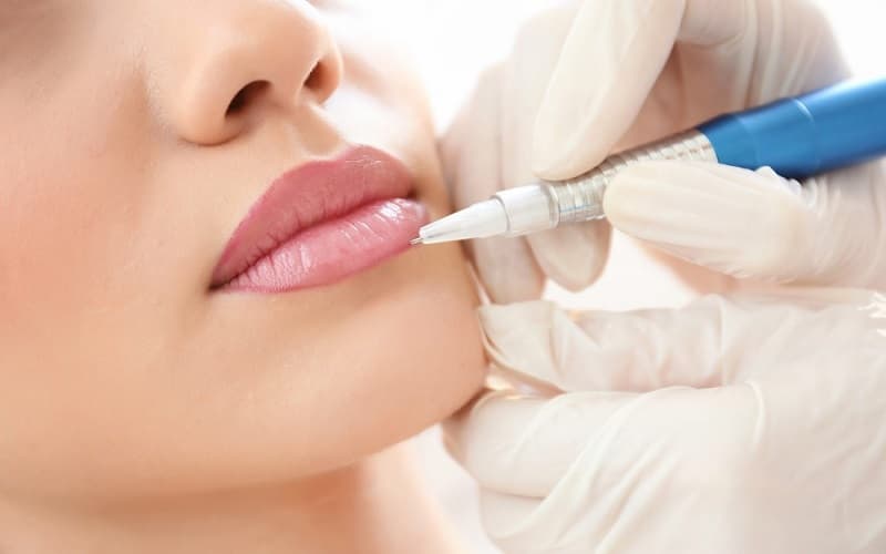 Xăm môi có cần uống thuốc kháng sinh không?