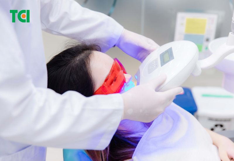 tẩy trắng răng bao lâu thì ăn uống bình thường